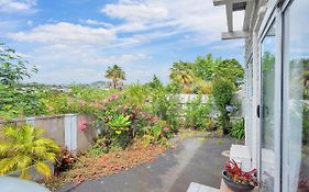 Kingsland Contemporary 2 Bedroom Apartment
